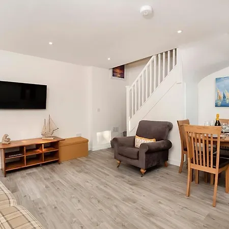 Livingstone Street With Free Parking Daire York