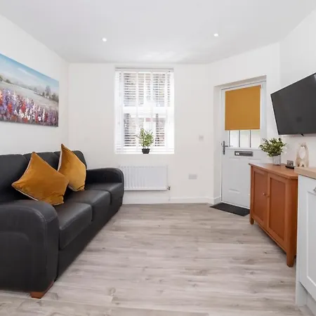 Livingstone Street With Free Parking יורק