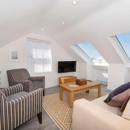 Livingstone Street With Free Parking יורק