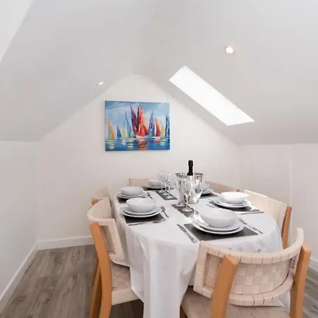 Livingstone Street With Free Parking * York