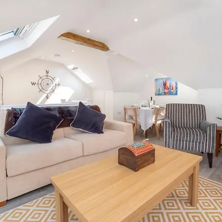 Livingstone Street With Free Parking *