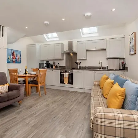 Livingstone Street With Free Parking Apartment *