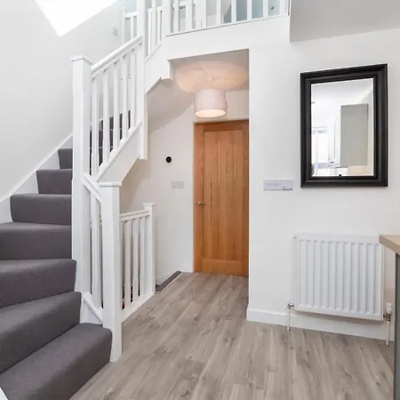 Livingstone Street With Free Parking 约克