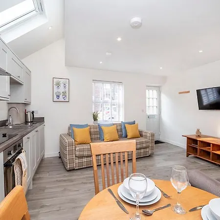 Livingstone Street With Free Parking 约克